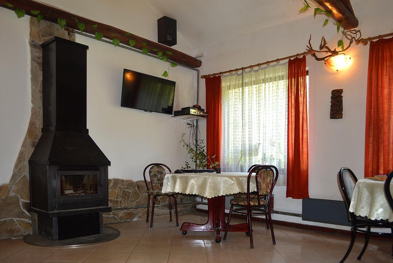 Holiday Home Tanevi Trjavna Buitenkant foto